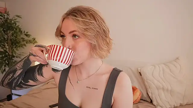 kris69kiss online show from March 2026 01:27:01 PM