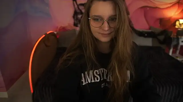 MagicPeachh  online show from October 2025 05:52:01 AM