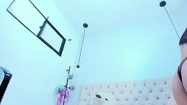 Victoria Coleman online show from December 2025 07:43:02 PM