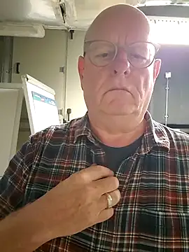 Snapshot of andrejoyfull64 chatting on October 2025 01:59:02 PM andrejoyfull64 online show from October 2025 01:59:02 PM