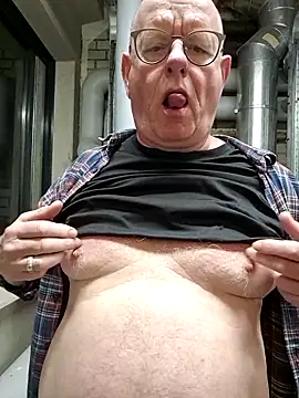 andrejoyfull64 online show from January 2026 02:21:02 PM