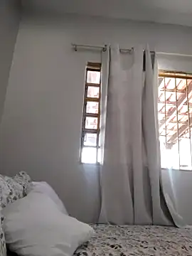 Snapshot of BrendaBittencourt chatting on February 2025 07:19:02 PM BrendaBittencourt online show from February 2025 07:19:02 PM