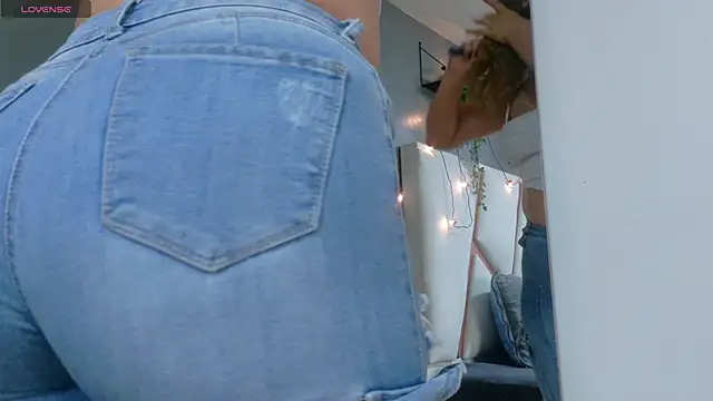 LilithSmith  online show from December 2025 11:38:02 AM