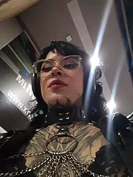 taaylor33 online show from May 2026 01:13:01 AM