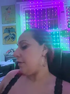 Snapshot of DeeLight124 chatting on September 2025 07:30:02 AM DeeLight124 online show from September 2025 07:30:02 AM