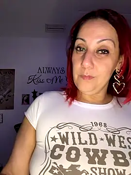 Snapshot of DeeLight124 chatting on October 2025 04:02:01 AM DeeLight124 online show from October 2025 04:02:01 AM