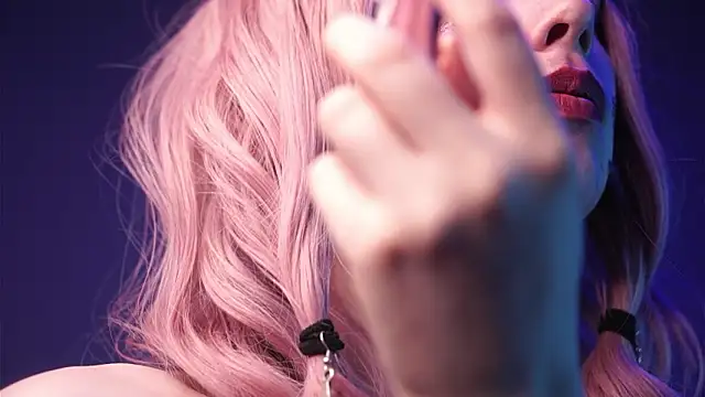 ginger hugs online show from March 2026 02:04:02 AM