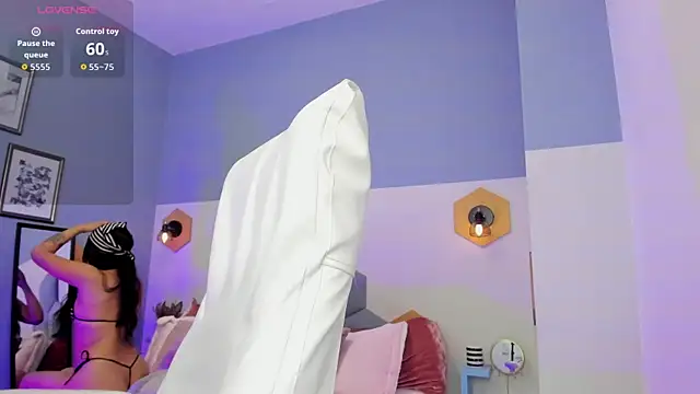 Chloe fischer  online show from November 2025 02:50:02 PM