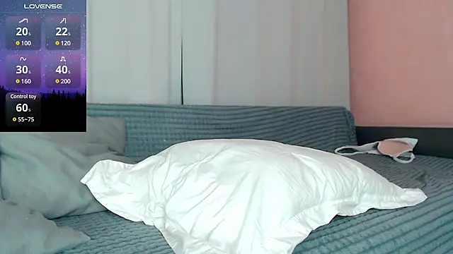 AlexaCruze online show from December 2024 07:12:01 PM