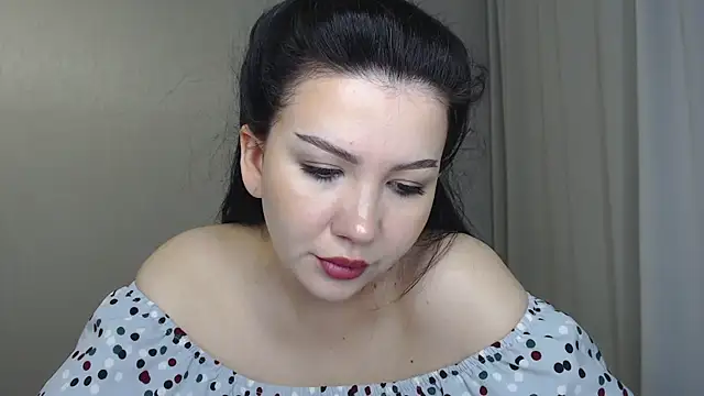 AlexaCruze online show from November 2025 05:44:02 PM