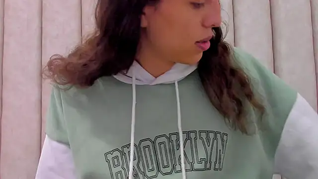 FreyaMoller online show from November 2025 07:58:01 PM