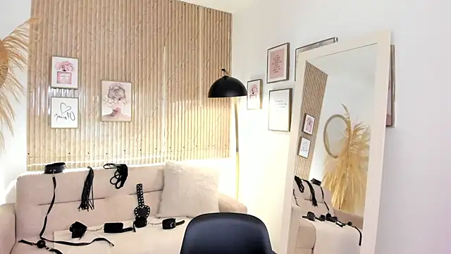 RACHEL EV online show from September 2025 04:45:01 AM