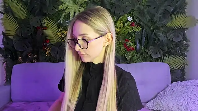 Snapshot of Horny_Blond chatting on February 2026 09:02:02 AM Horny Blond online show from February 2026 09:02:02 AM