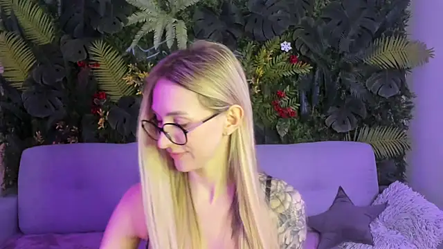 Snapshot of Horny_Blond chatting on February 2026 09:02:01 AM Horny Blond online show from February 2026 09:02:01 AM