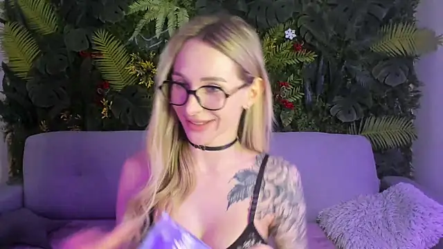 Snapshot of Horny_Blond chatting on February 2026 09:06:01 AM Horny Blond online show from February 2026 09:06:01 AM