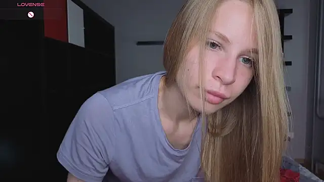 Snapshot of Elis_Fox chatting on June 2026 08:05:02 AM Elis Fox online show from June 2026 08:05:02 AM