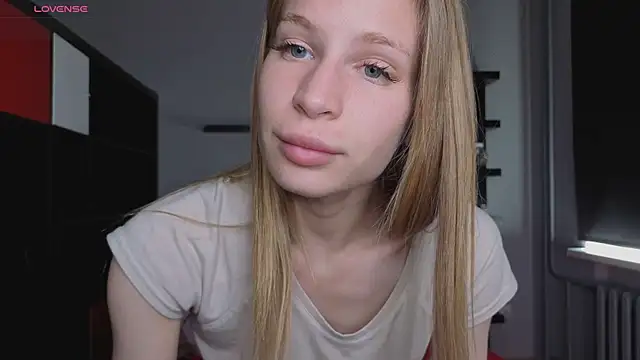 Snapshot of Elis_Fox chatting on June 2026 08:00:02 AM Elis Fox online show from June 2026 08:00:02 AM