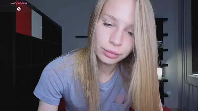 Snapshot of Elis_Fox chatting on June 2026 08:02:01 AM Elis Fox online show from June 2026 08:02:01 AM