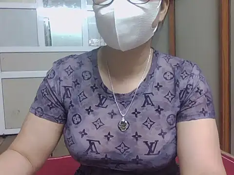 Snapshot of MaiHuong77 chatting on October 2025 12:44:02 AM MaiHuong77 online show from October 2025 12:44:02 AM