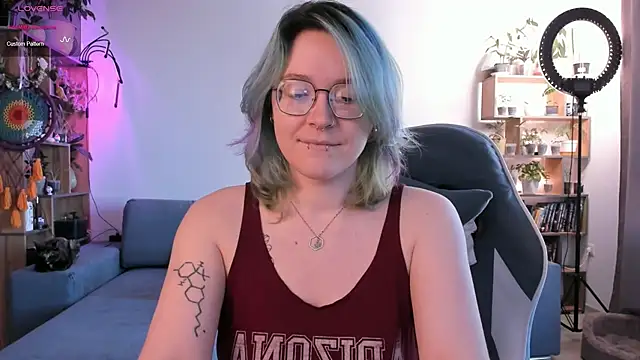 alisahug online show from October 2025 09:53:01 AM