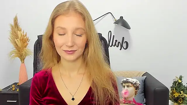 Snapshot of LolaWilsons chatting on January 2025 10:13:02 AM LolaWilsons online show from January 2025 10:13:02 AM