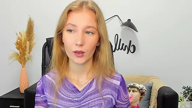 Snapshot of LolaWilsons chatting on January 2025 06:26:01 AM LolaWilsons online show from January 2025 06:26:01 AM