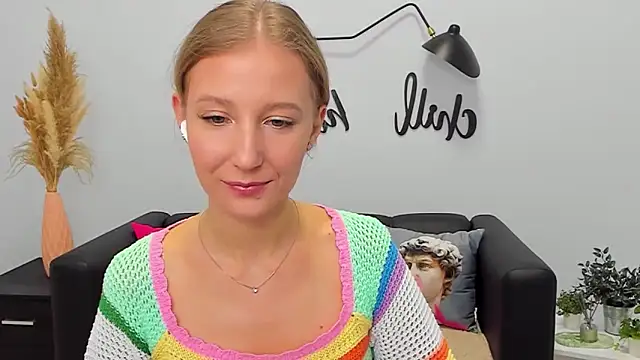 Snapshot of LolaWilsons chatting on November 2025 11:11:02 AM LolaWilsons online show from November 2025 11:11:02 AM