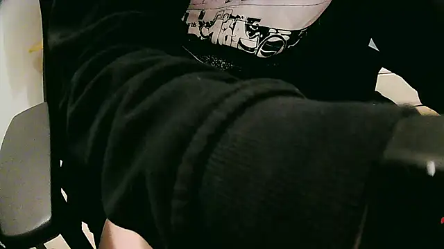 Snapshot of skinnyandthick chatting on March 2025 06:40:02 PM skinnyandthick online show from March 2025 06:40:02 PM