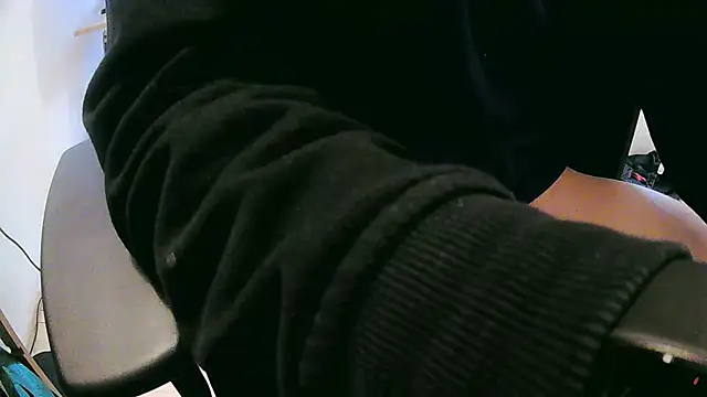 Snapshot of skinnyandthick chatting on March 2025 04:02:01 PM skinnyandthick online show from March 2025 04:02:01 PM