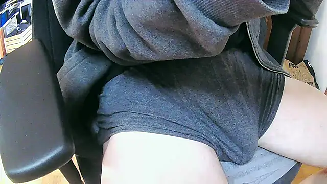 Snapshot of skinnyandthick chatting on October 2025 01:07:01 PM skinnyandthick online show from October 2025 01:07:01 PM