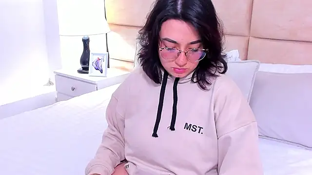 SamantaG online show from December 2025 01:26:01 PM