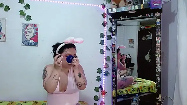 the lesbian game online show from October 2025 02:48:01 AM