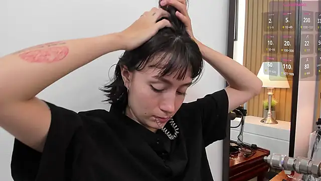 Snapshot of lizzy_davis_1 chatting on November 2025 03:31:01 AM lizzy davis 1 online show from November 2025 03:31:01 AM