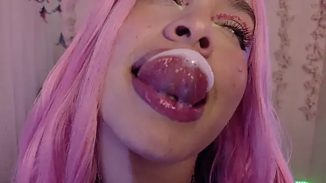 Haelycute online show from May 2026 01:12:01 AM