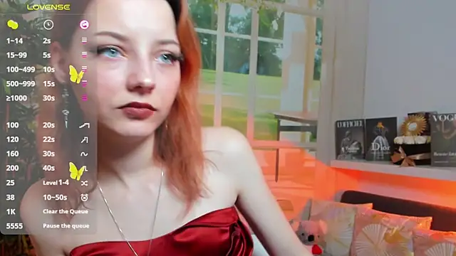 pretty little thing online show from March 2025 01:48:01 AM