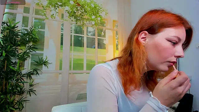 pretty little thing online show from October 2025 01:09:01 PM