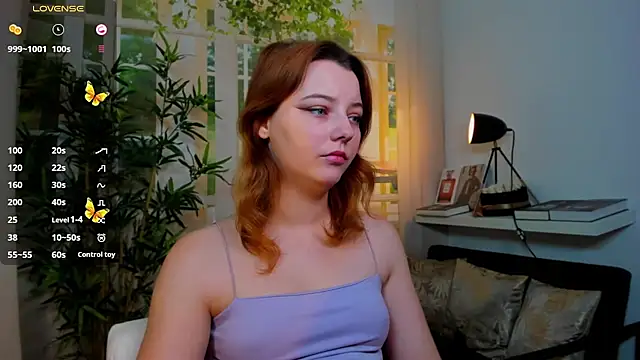 pretty little thing online show from November 2025 03:47:01 PM