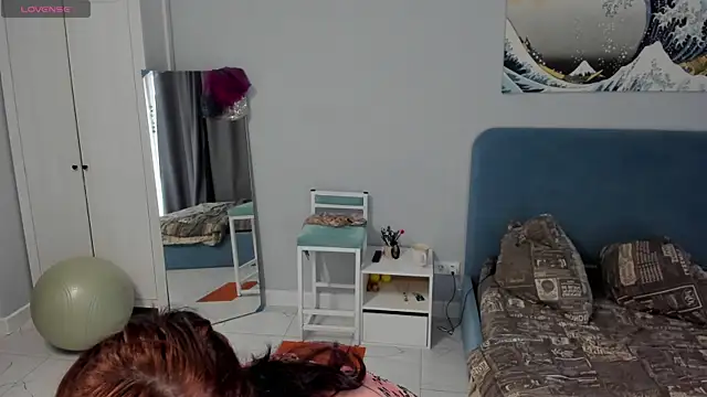 Julia  Frey online show from August 2026 08:35:02 AM