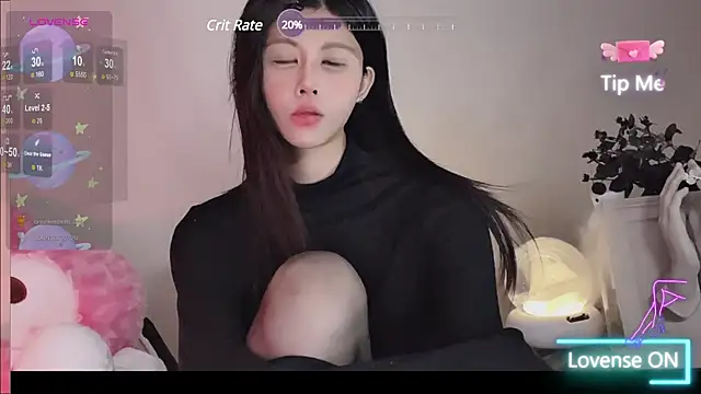 Snapshot of O0_0Q chatting on December 2024 05:00:01 PM O0 0Q online show from December 2024 05:00:01 PM