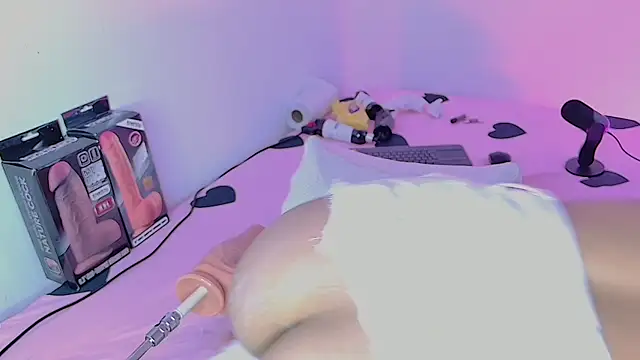 Snapshot of LinayAndValenMVP chatting on February 2025 12:29:01 AM LinayAndValenMVP online show from February 2025 12:29:01 AM