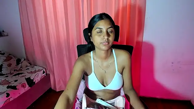 Snapshot of FalakRese chatting on September 2025 07:35:02 PM FalakRese online show from September 2025 07:35:02 PM