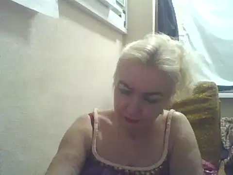 Snapshot of Meri798 chatting on March 2025 10:45:02 PM Meri798 online show from March 2025 10:45:02 PM