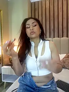 Snapshot of MonicaMoret chatting on February 2025 12:09:02 PM MonicaMoret online show from February 2025 12:09:02 PM