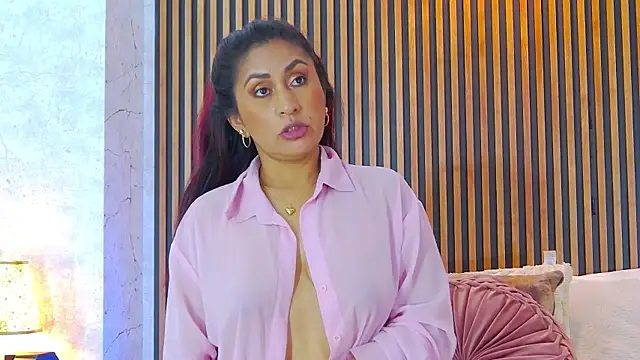 Snapshot of MonicaMoret chatting on October 2025 12:57:02 PM MonicaMoret online show from October 2025 12:57:02 PM