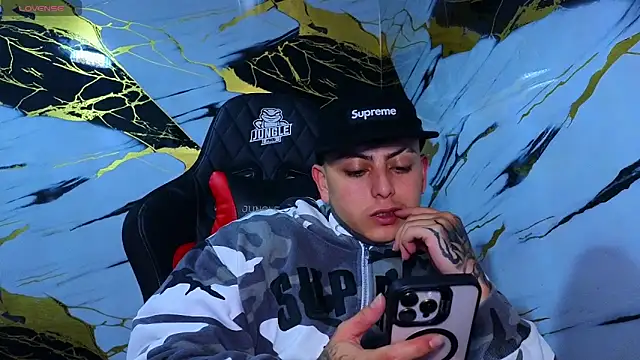 Kevin22 222 online show from April 2026 04:04:02 AM