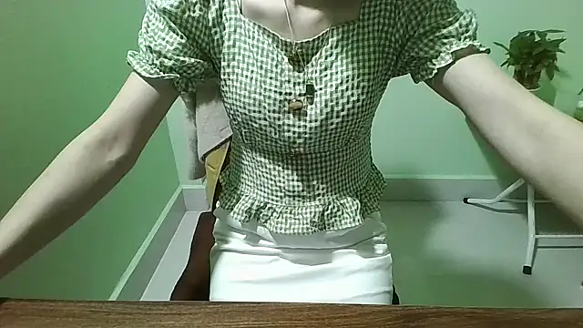 Snapshot of Luxcute286 chatting on March 2025 12:57:01 PM Luxcute286 online show from March 2025 12:57:01 PM