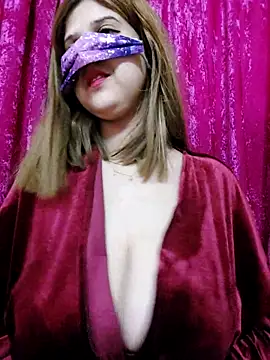 LoNa-daloua online show from April 2026 06:16:02 PM