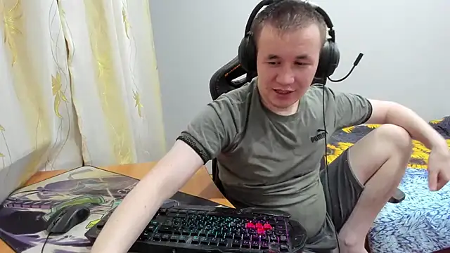 iliaskrislove online show from October 2025 06:08:01 PM