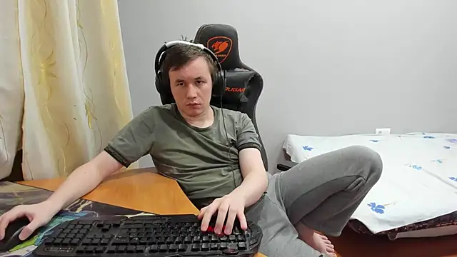 iliaskrislove online show from January 2026 12:02:01 AM