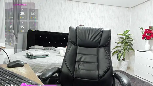 Snapshot of KattyeFox chatting on October 2025 09:32:02 PM KattyeFox online show from October 2025 09:32:02 PM